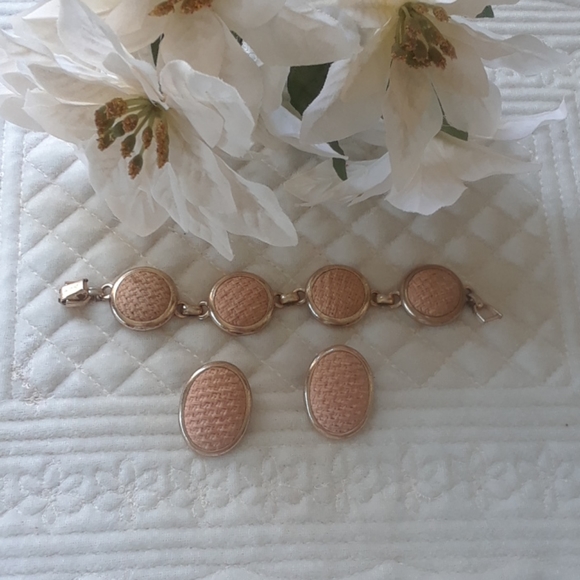Bergere Jewelry - 3/15 Vintage Bergere Bracelet and Earring Set